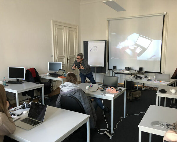 Mobile reporting for journalists from Belarus