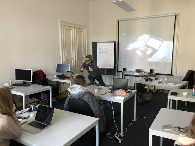 Mobile reporting for journalists from Belarus